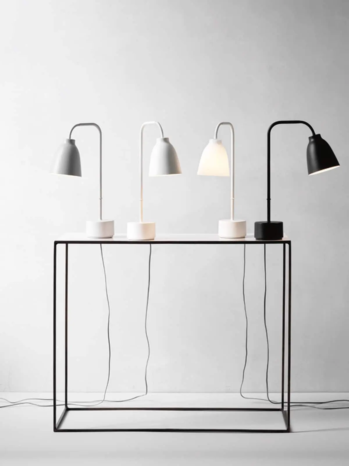 Tischlampen Caravaggio DesignOrt Blog: Was ist eine Lampenfamilie? Caravaggio Read in allen Farben Lightyears