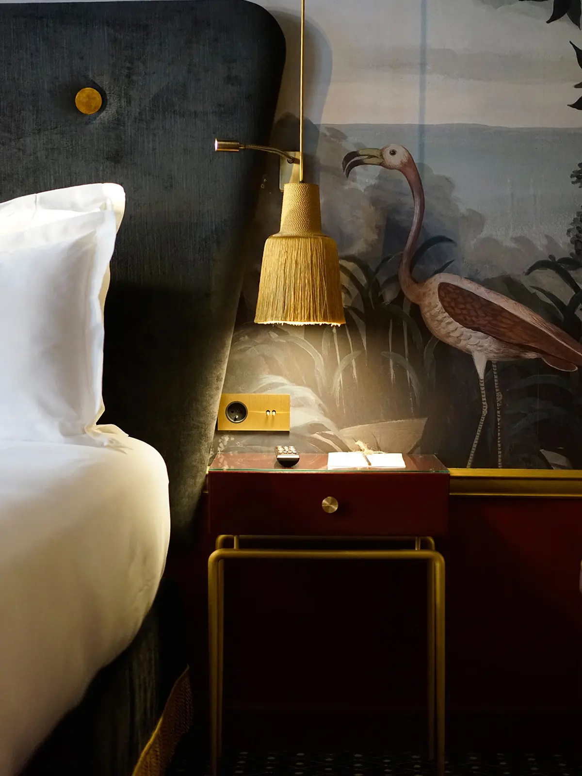 Goldene Designerleuchten Pascha von frauMaier online kaufen DesignOrt Berlin