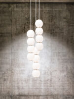 dreiflammiger Lüster aus Opalglas Pearls Chandelier 3 Formagenda LED