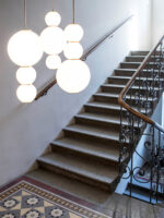 dreiflammiger Lüster aus Opalglas Pearls Chandelier 3 Formagenda LED