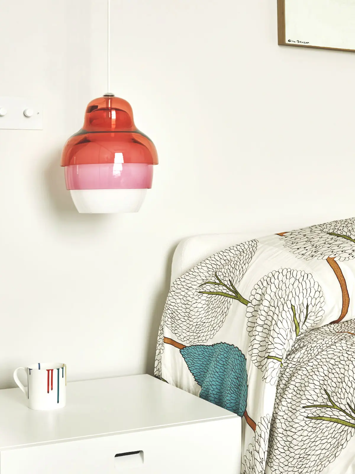 Lampe neben Bett Innermost DesignOrt Blog: Pendelleuchte Matrioshka Innermost Lampe
