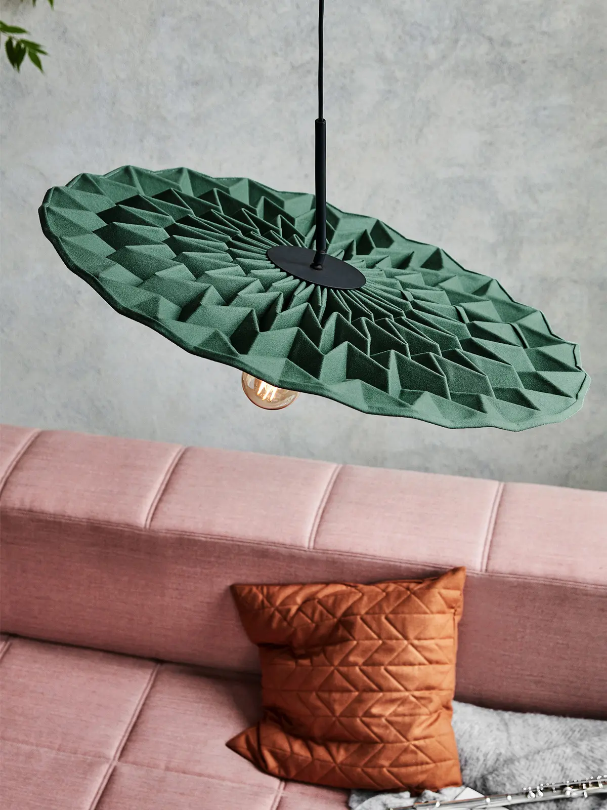 DesignOrt Blog: Trend: Nackte Glühbirne Northern Lighting Fold DesignOrt Blog: Trend: Nackte Glühbirne Northern Lighting Fold Lampe aus Wolle - dämmt Schall