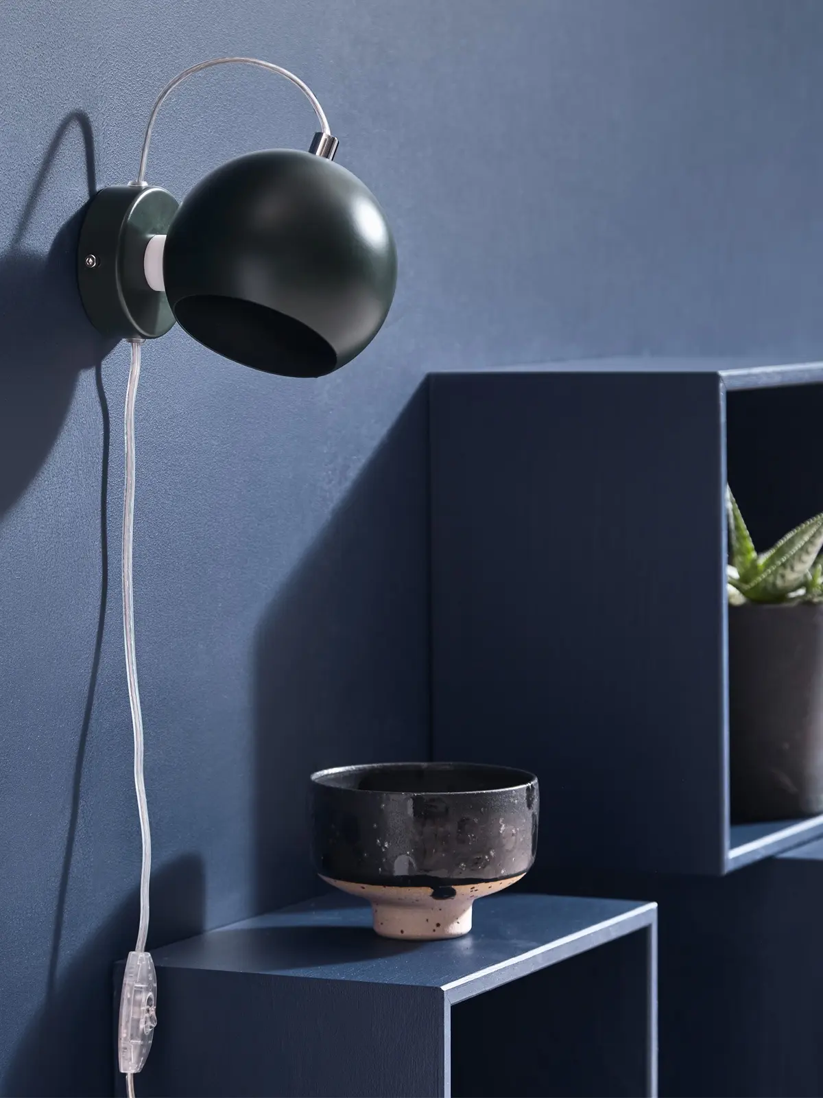 schwarze Wandlampe DesignOrt Lampenblog - Designer im Portrait: Benny Frandsen Ball Wandleuchte