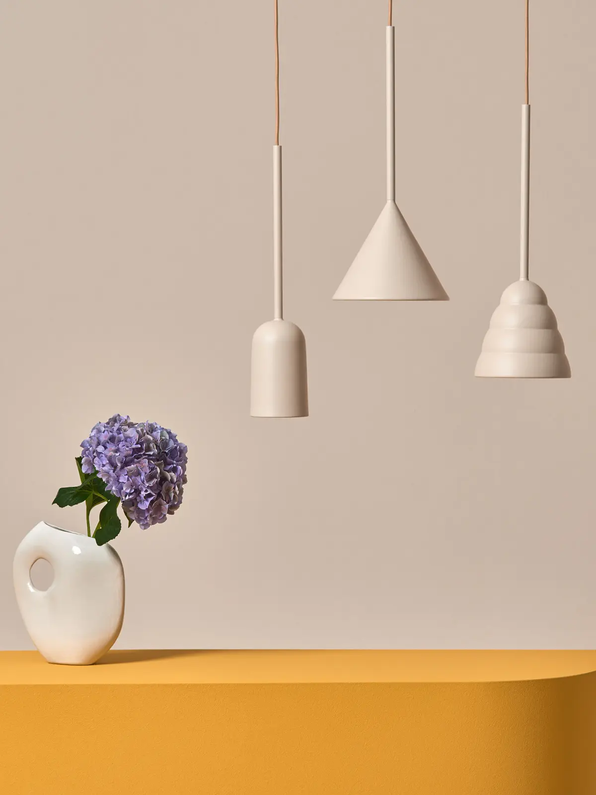 Drei kleine Pendelleuchten Schneid DesignOrt Blog: Dekorative Spotlights LED Leuchte von Schneid Made in Germany Figura