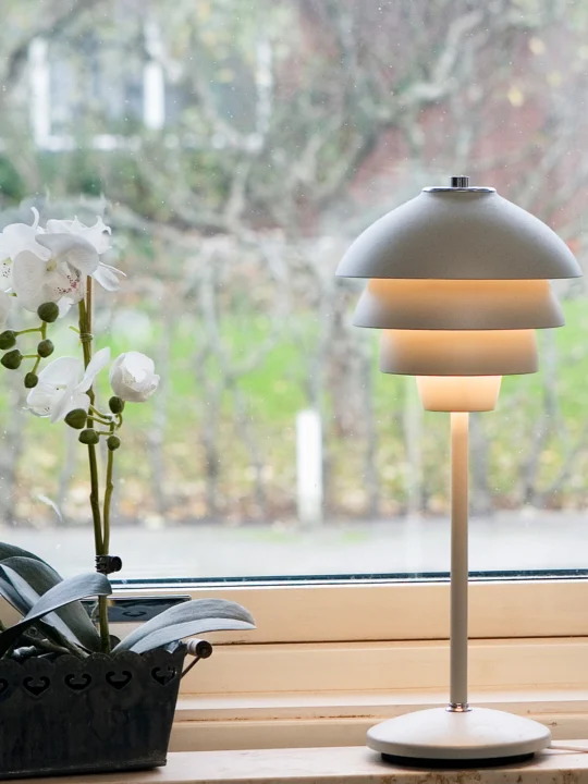 Tischleuchte der Valencia Serie von Belid