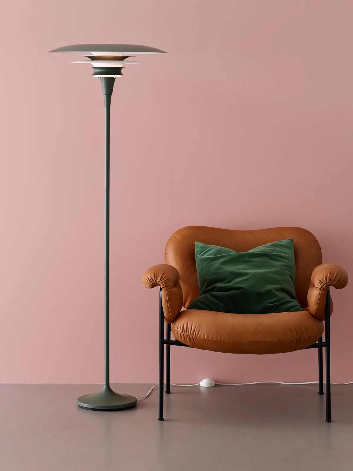 grüne Stehlampe skandinavisch neben Sessel Lampen-Blog: Belid Diablo F Stehleuchte skandinavisch