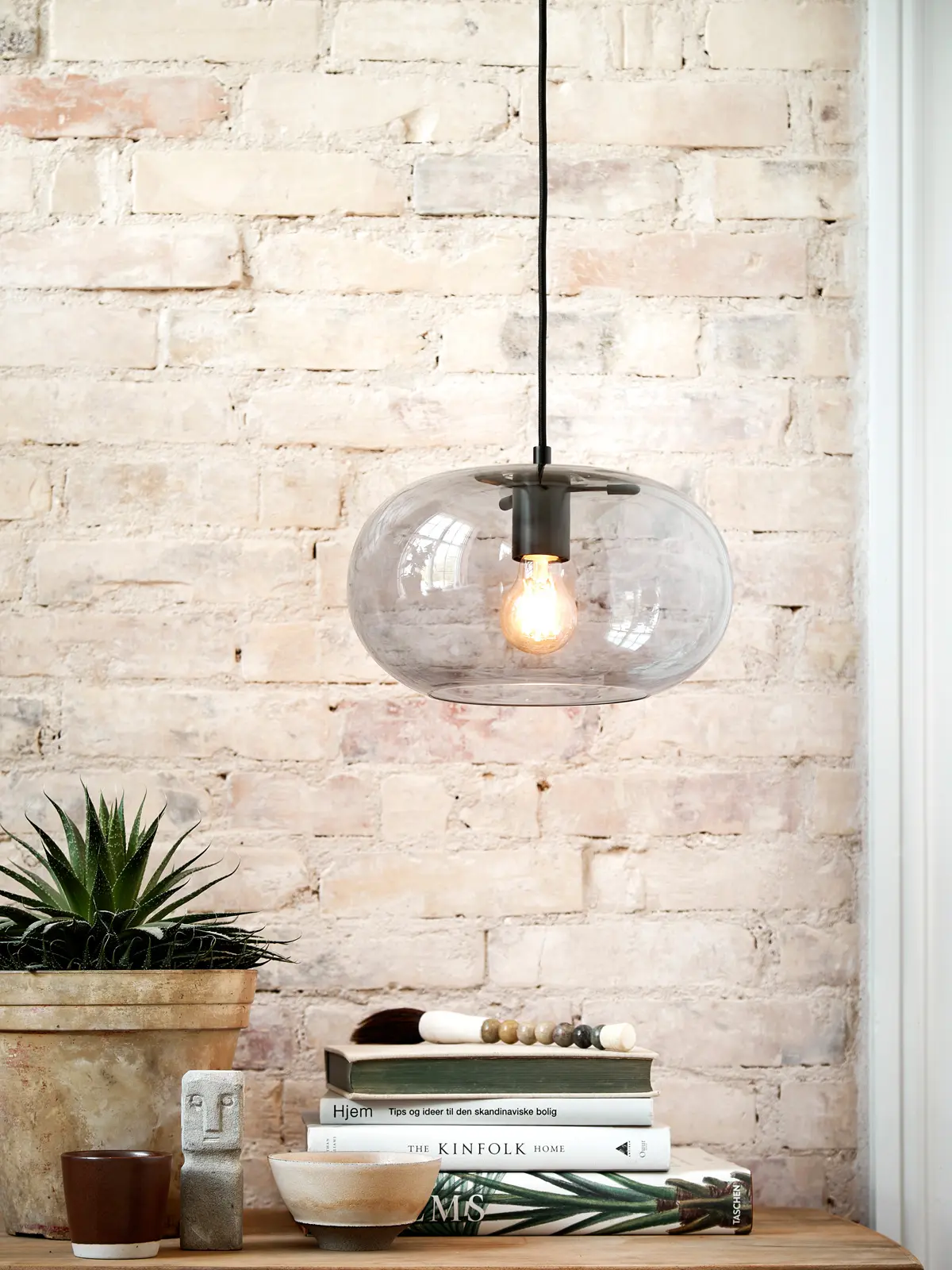 Glasleuchte DesignOrt Blog: Kobe New Smoke Pendelleuchte Glas skandinavisch