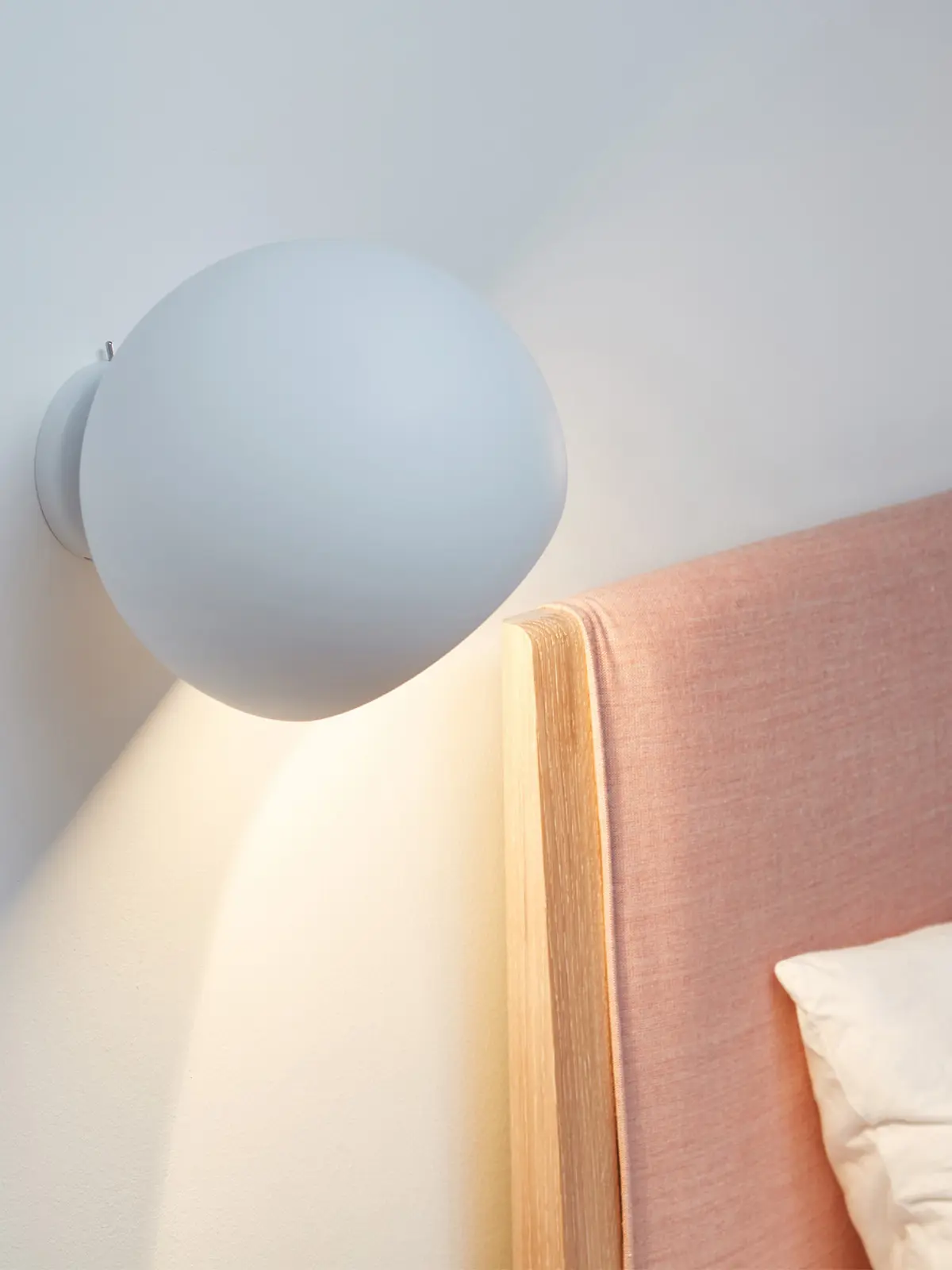 Tilt Globe Wall Short Wandleuchte NYTA