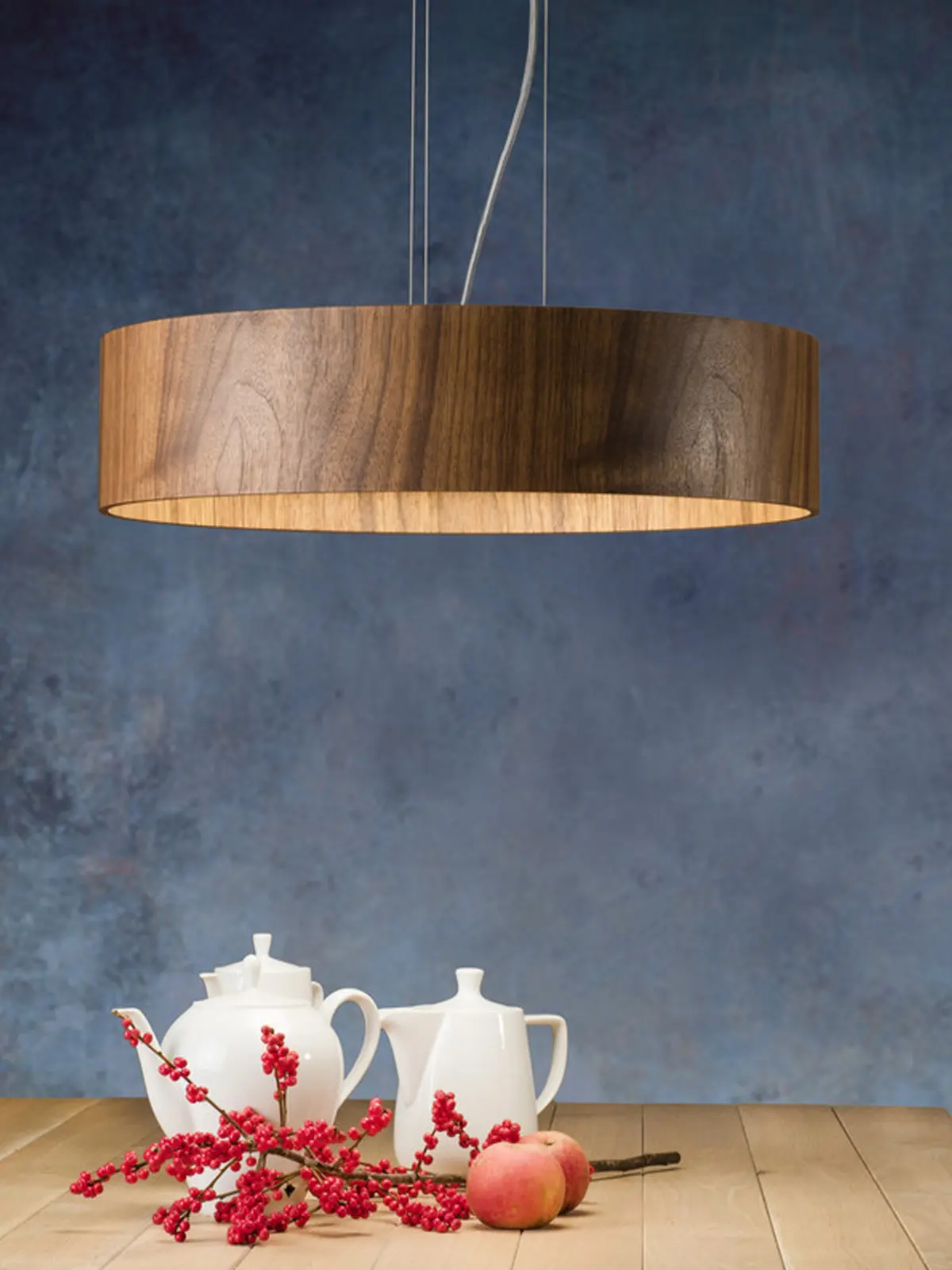 Holzlampe Domus DesignOrt Blog: LaraWood Pendelleuchte in Nussbaum von Schneid Made in Germany