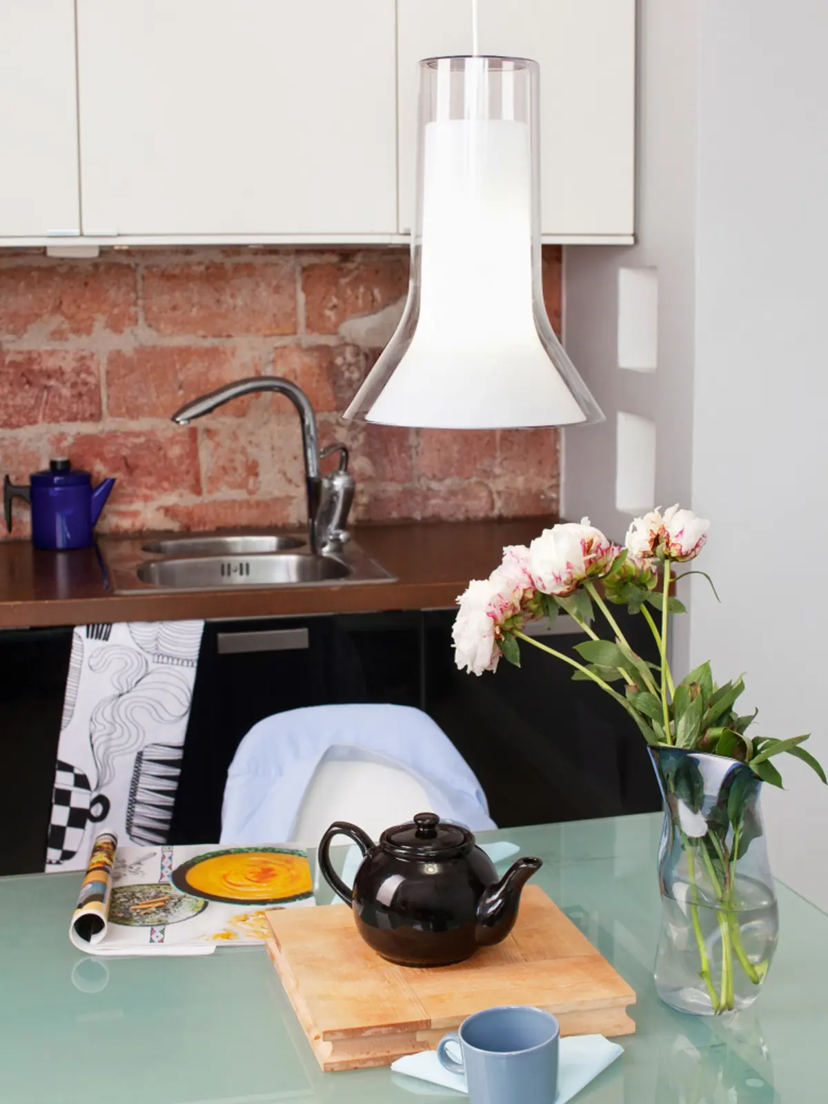 Pendelleuchte, Innolux, Vaasi in Transparent, Design: Eero Arnio DesignOrt Lampen Blog: Designer im Portrait Eero Arnio