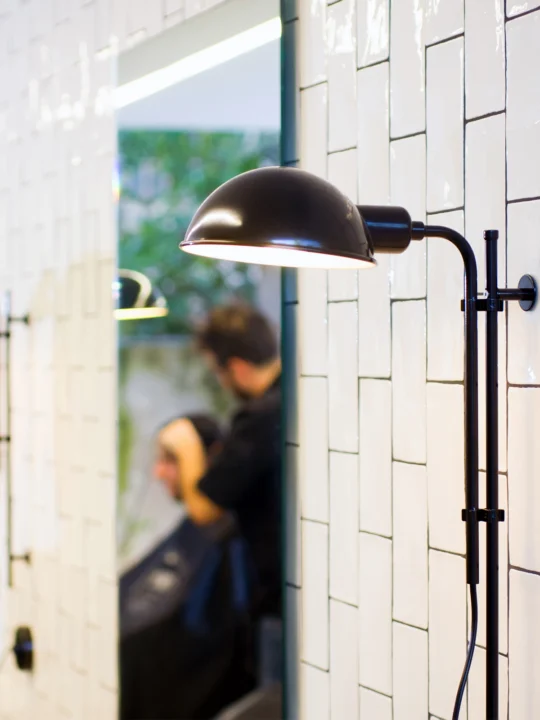 Wandlampe Schwarz Funiculi A Marset klassische spanische Wandleuchte Designort