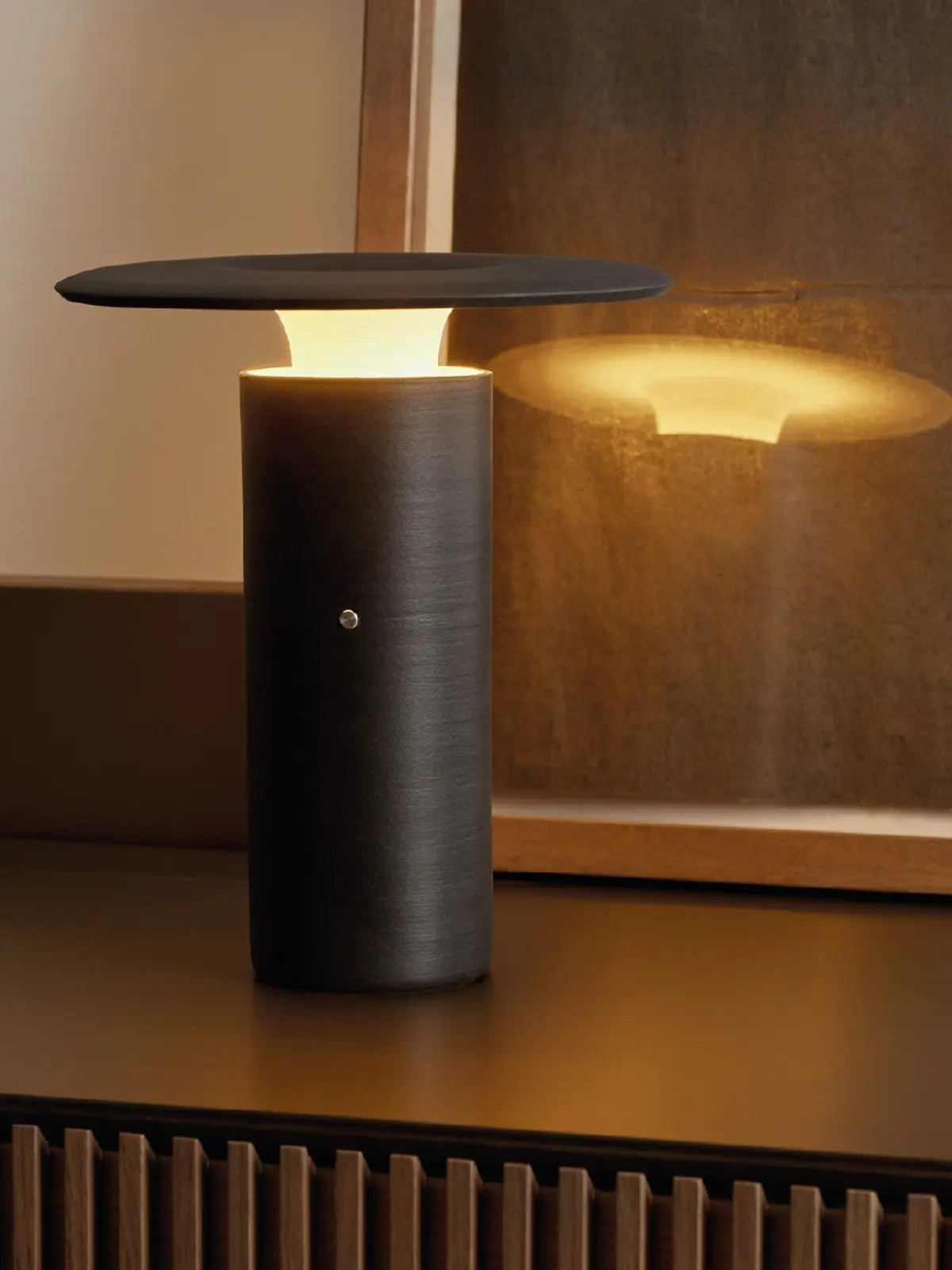 DesignOrt Lampenblog: Nachhaltige Tischleuchten Nais aufladbare Keramikleuchte Pott