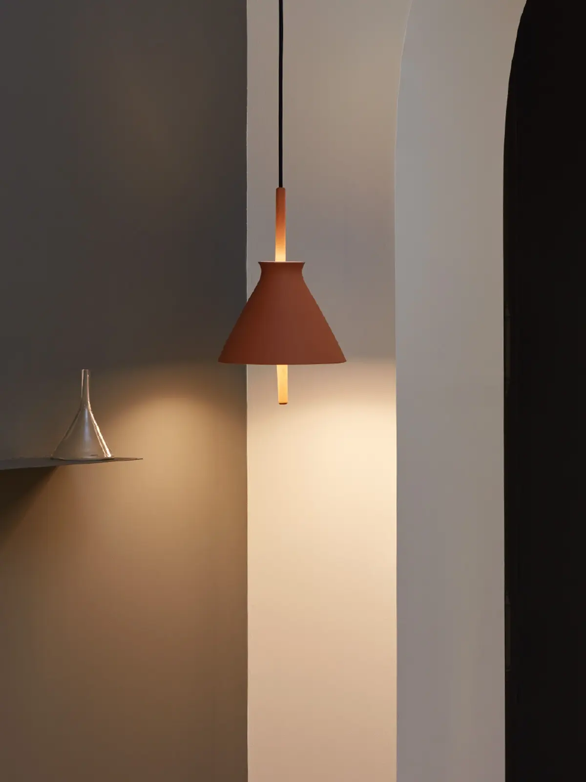 Hängeleuchte aus Keramik Pott DesignOrt Blog: Die Designwelt von Pott Totana Pendelleuchte aus Ton