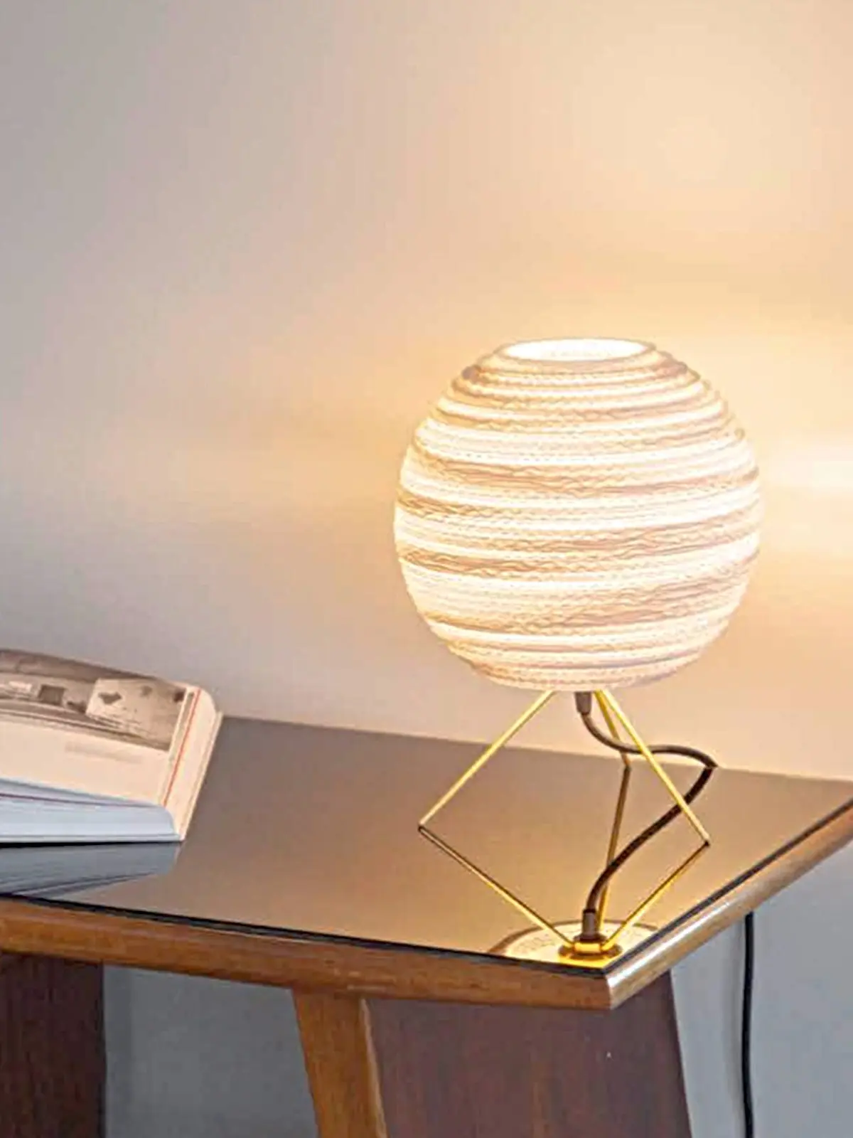 Moon Table white Tischlampe Graypants Pappe Designort Lampen Berlin