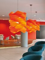 Link Chain große Pendelleuchte von LZF Lamps aus Furnierholz Design Ort Lampen Berlin