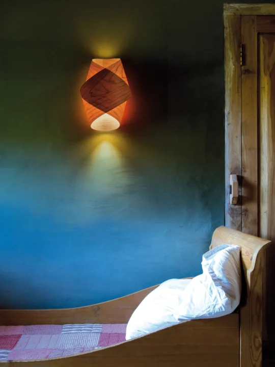 LZF Orbit Wandleuchte aus Holz DesignOrt Lampen Berlin