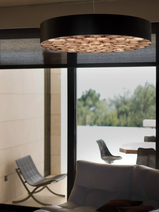 LZF Lamps Spiro Black große Pendelleuchte aus Holz DeisgnOrt Lampen Berlin