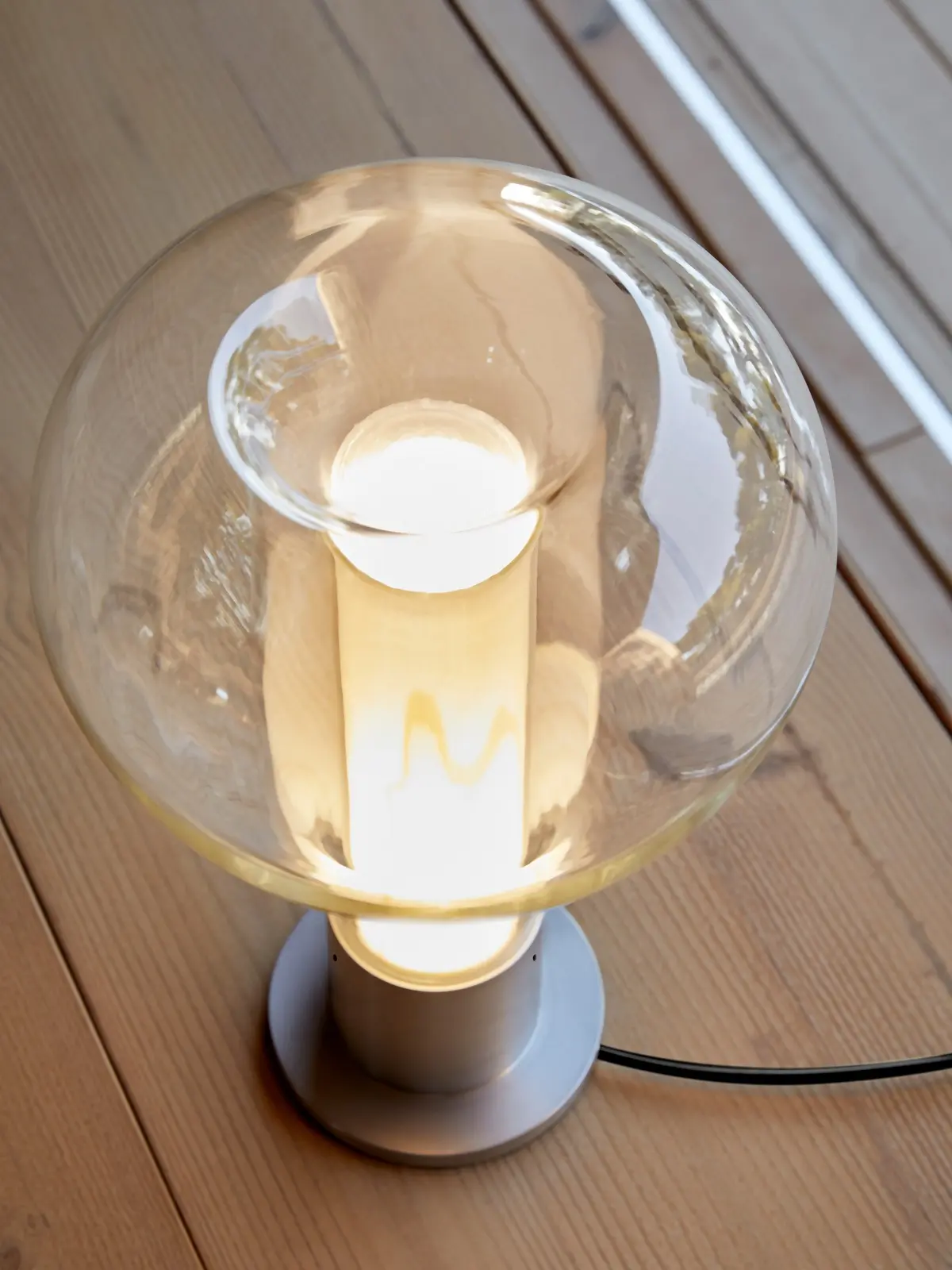 Tischleuchte Lucifer Lamps DesignOrt Blog: Eris m Tischleuchte Holz Metall Glas Designort Lampen Berlin Onlineshop Designerleuchten