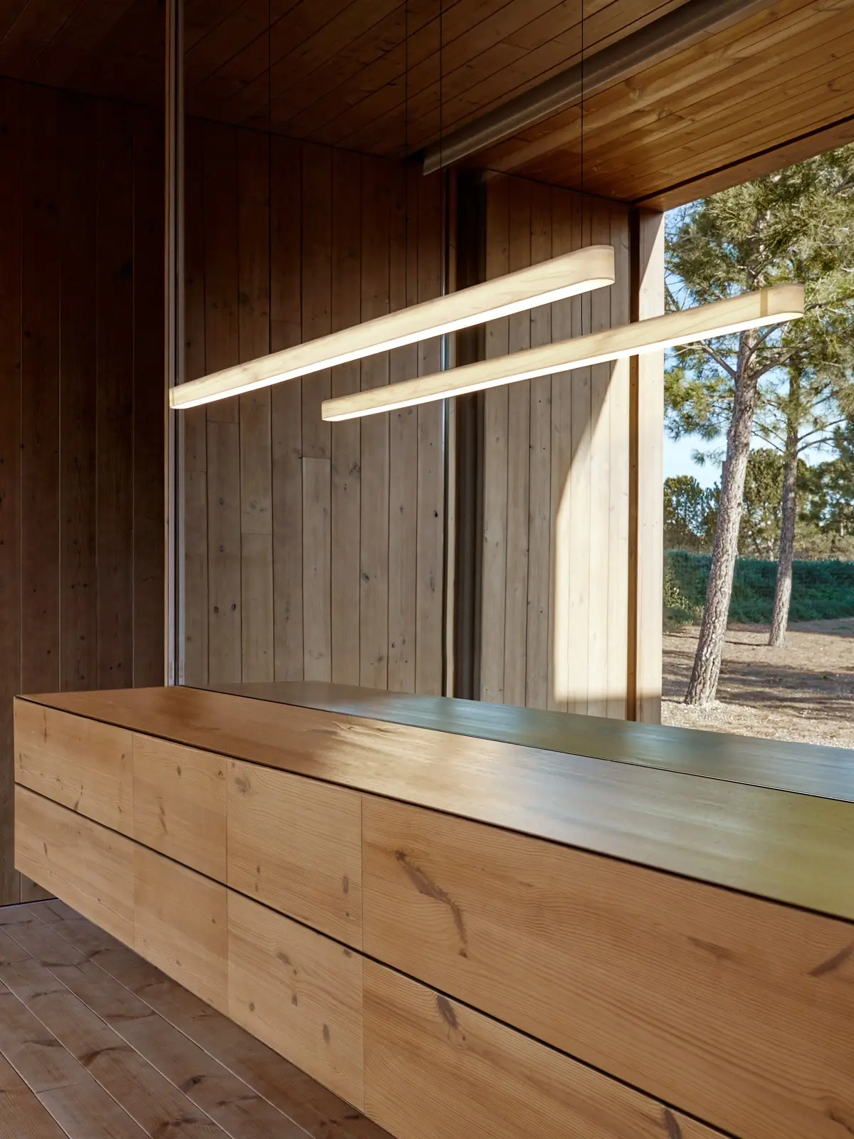 lange waagerechte Holzleuchten I-Line Short 120 lange Pendelleuchte Designort Lampen Berlin Onlineshop