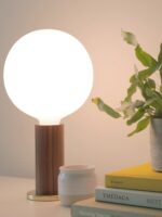Knuckle Table Lamp Holz Tischlampe Tala DesignOrt Onlineshop Lampen Berlin