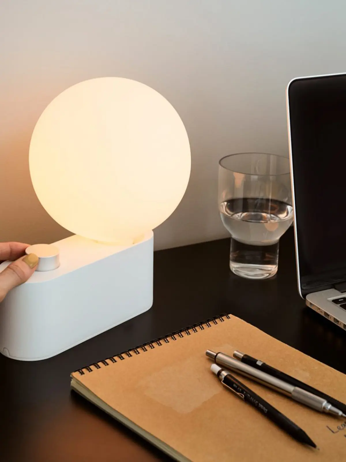 Tala Alumina Tischlampe mit mundgeblasenem Leuchtmittel DesignOrt Lampen Berlin