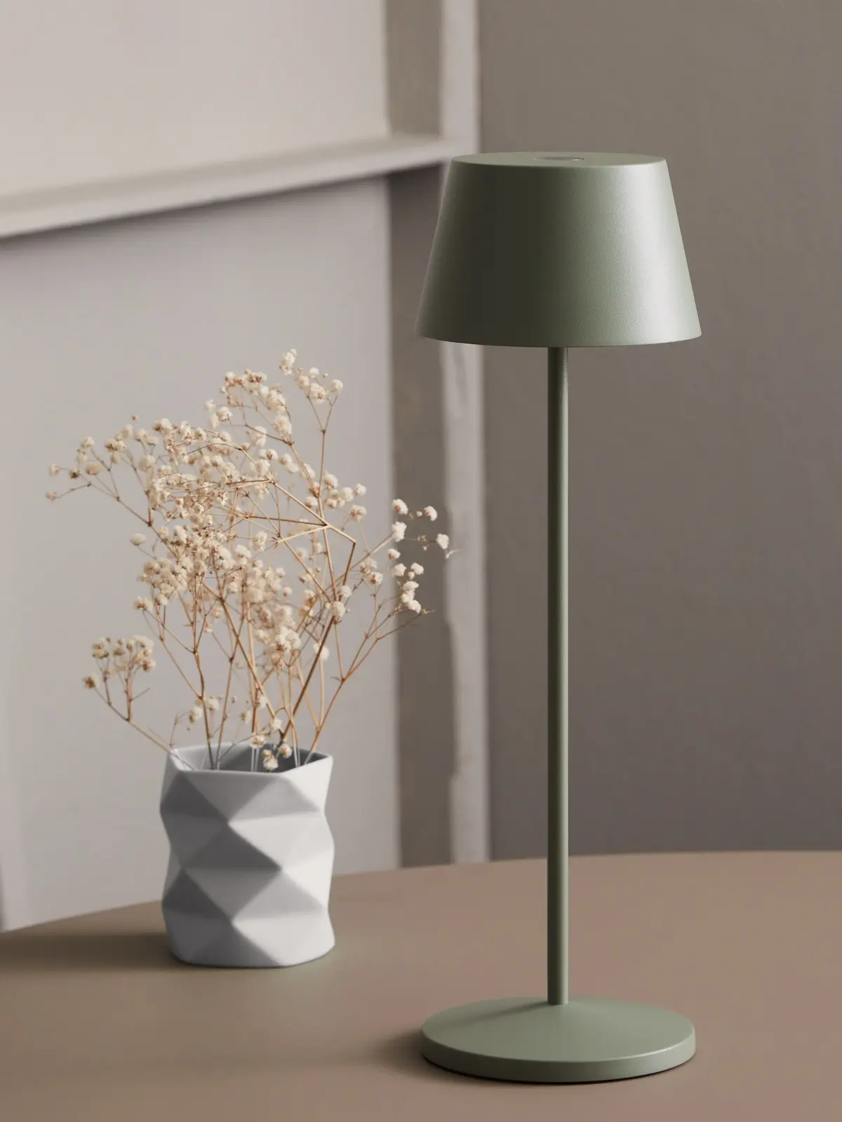 LOOM Design Modi aufladbare Tisch Lampe zum Tragen