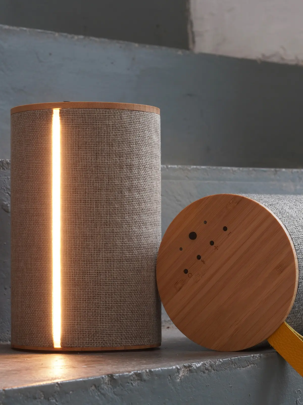 tragbare Lautsprecher mit Beleuchtung LOOM Tragbare Lautsprecher mit LED Beleuchtung Bluetooth Speaker LOOM Design DesignOrt Berlin