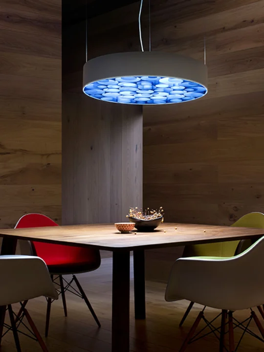 LZF Lampe Spiro mit gedrehtem Holz im Lampenschirm für tolle Beleuchtung