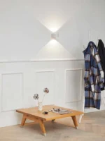 skandinavische Wandleuchte LED Licht oben unten DesignOrt Onlineshop Lampen Berlin
