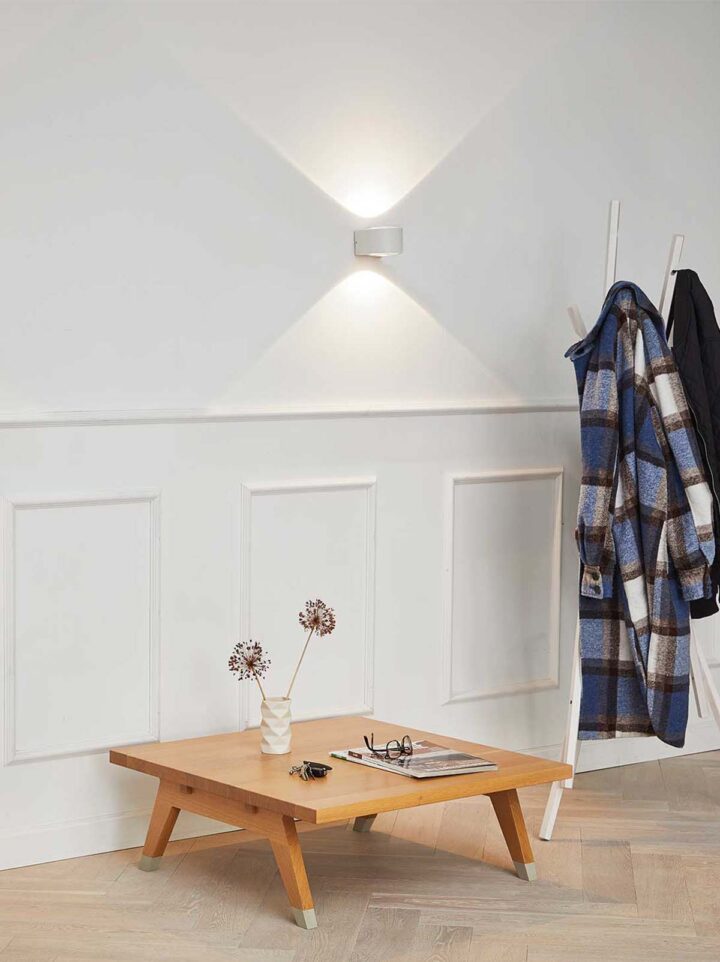 skandinavische Wandleuchte LED Licht oben unten DesignOrt Onlineshop Lampen Berlin