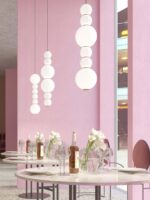 lange Glaslampen im Restaurant - Pearls Double Formagenda
