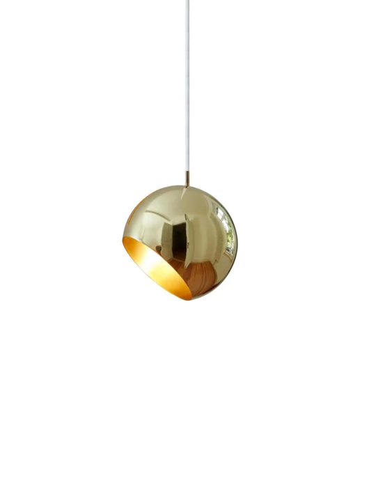 Tilt Globe Brass NYTA Leuchte aus Messing Designort Onlineshop