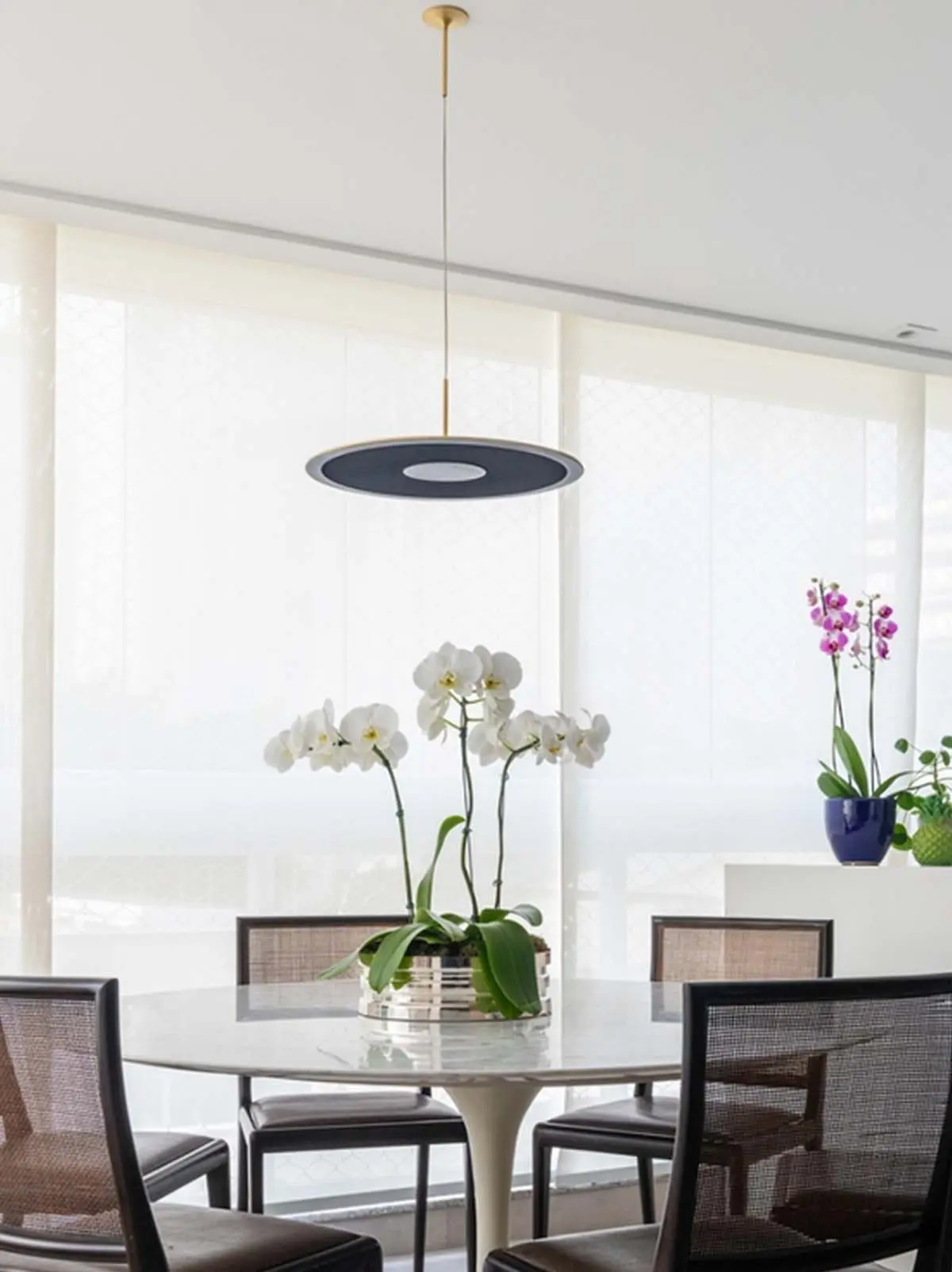 lumini brazil Deisgnlampen u.f.o. flache Pendelleuchte über Tisch