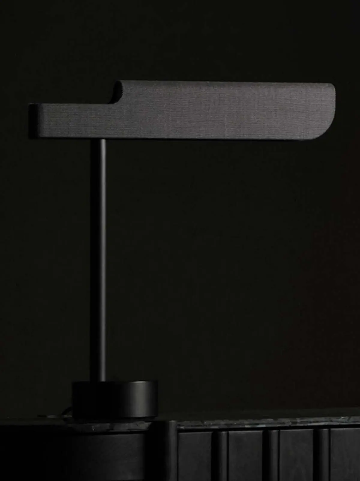 Moderne LED Tischlampe in Schwarz Profile Formagenda Designerlampe