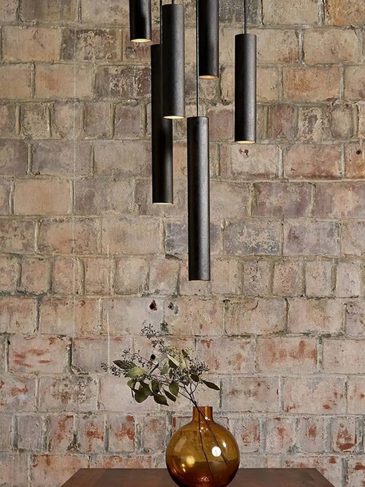 Neue Designlampen: Schlanke Pendellecuhten Graypants Designort