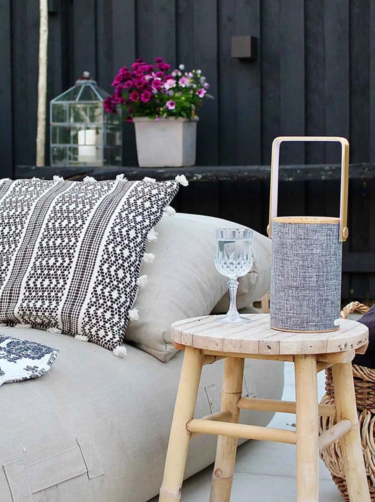 Bluetooth Lautsprecher für draußen mit Textil skandinavisches Design Silo von LOOM Design