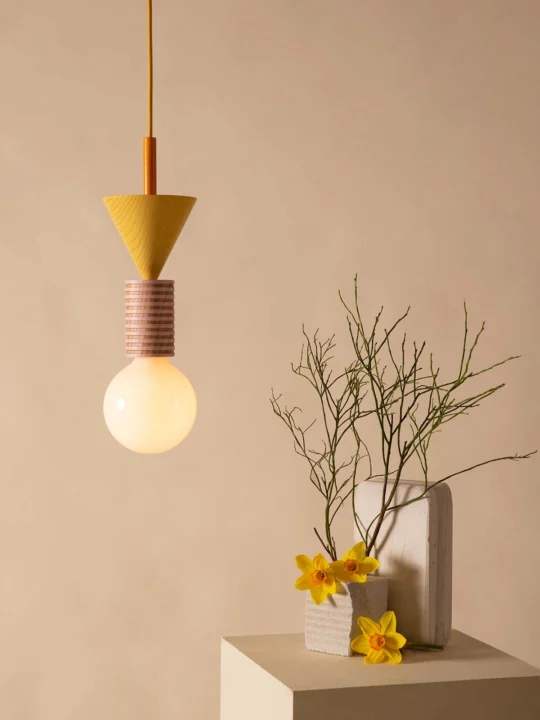 Holzlampe Junit von Schneid Modell Fruta online kaufen DesignOrt Onlineshop Lampen Berlin