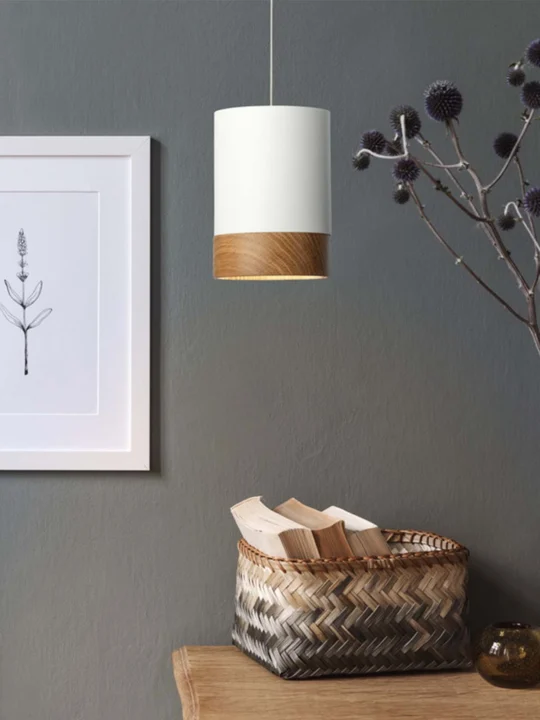 nachhaltige Pendelleuchte aus Deutschland Domus Pheb über Tisch