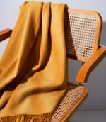 Decke aus 100% Wolle Senf Gelb oder Burgund Rose Schneid Studio bei DesignOrt
