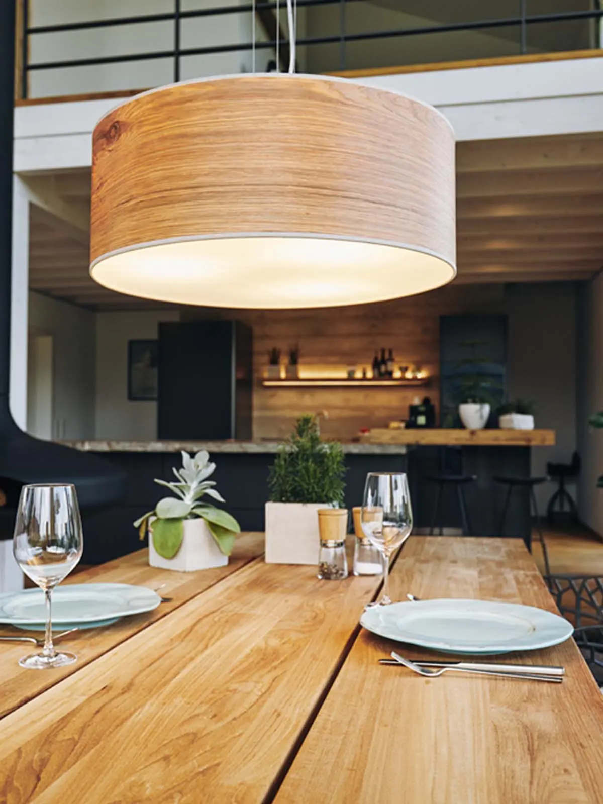 DesignOrt Lampen Blog: Lampen und Leuchten von LeuchtNatur nachhaltige Pendelleuchte aus Eichen Holz online kaufen