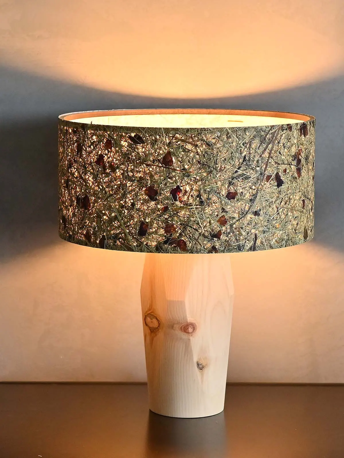 DesignOrt Onlineshop für nachhaltige Beleuchtung Pura Kornblume Leucht Natur Lampe