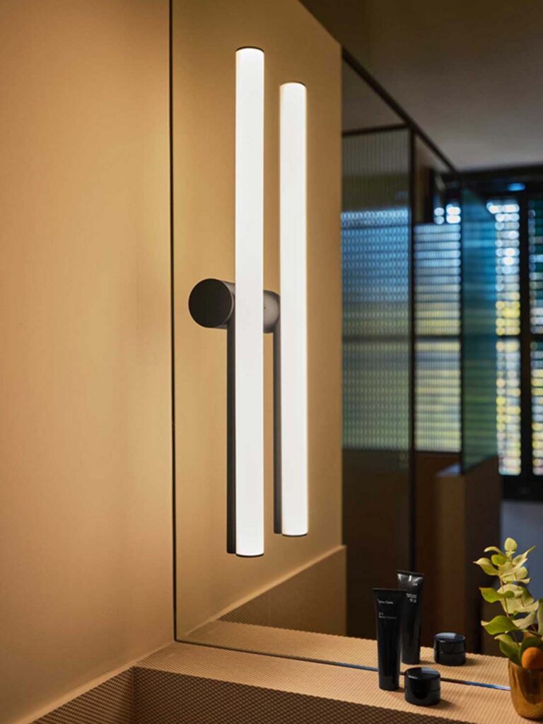 dekorative Leuchtröhre Badezimmer Linienlampe Ambrosia Wall Light Marset Leuchte online kaufen