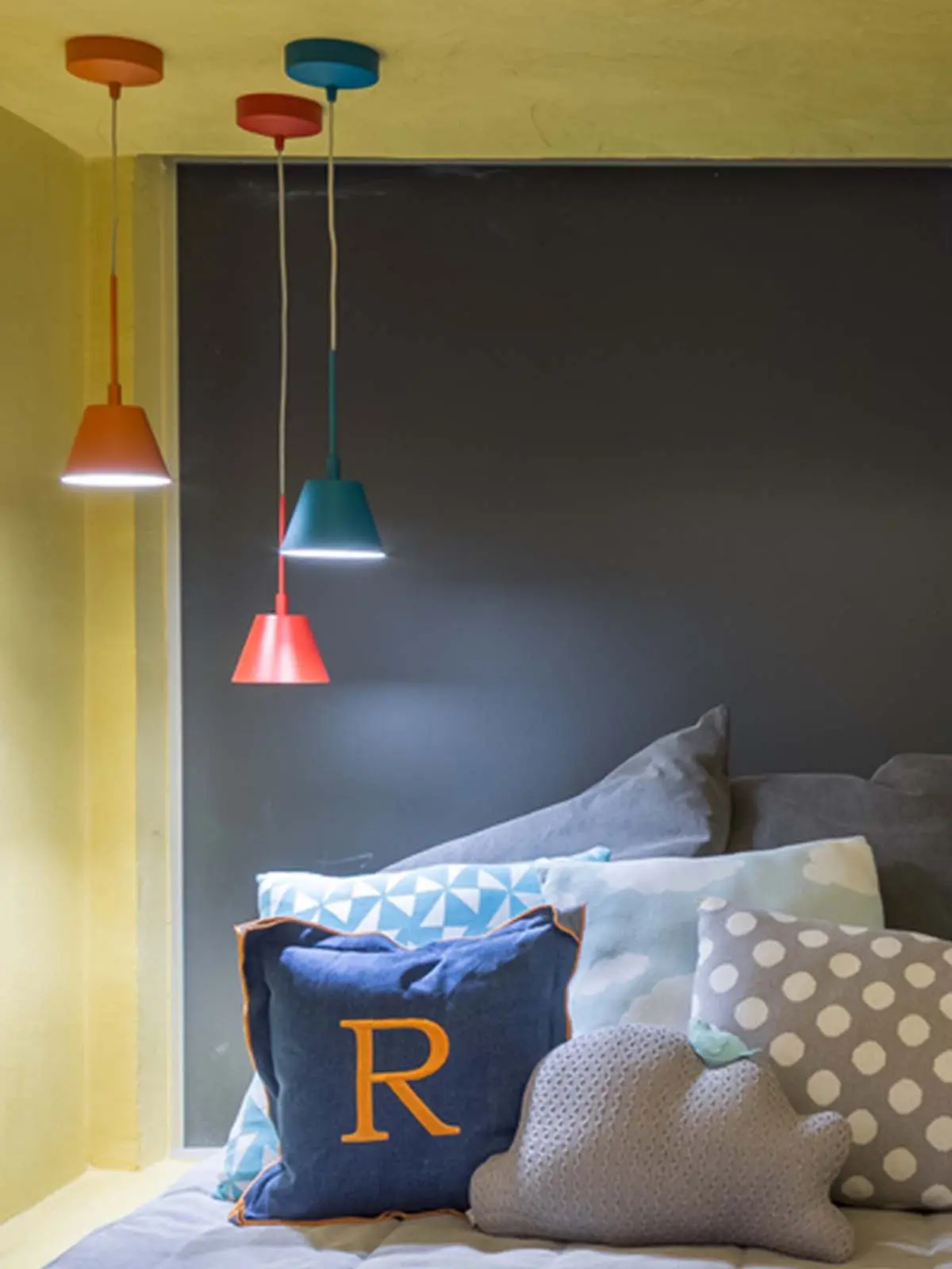 DesignOrt Lampenblog: MIt Licht und Farbe in den Frühling farbige Designerleuchten Piccolor von lumini