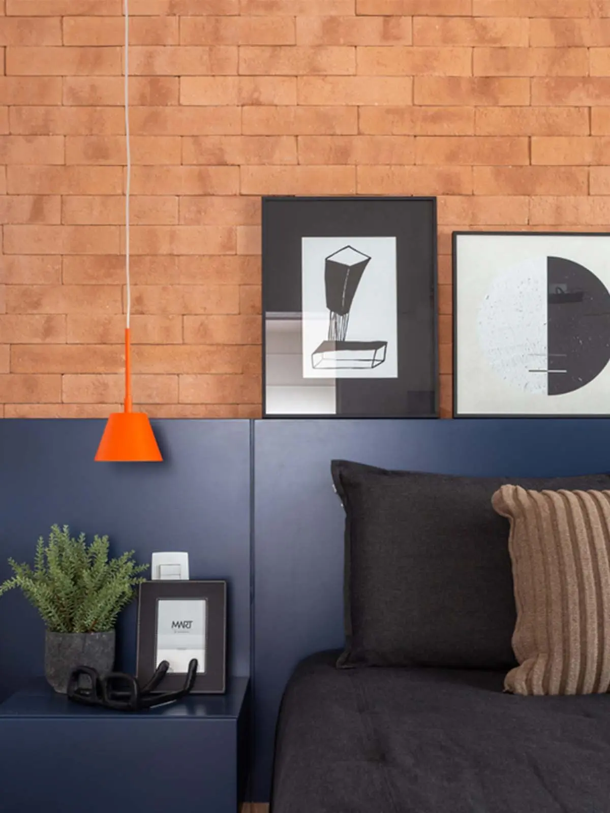 kleine farbige Pendelleuchte Piccolor von lumini brazil Lampe online kaufen DesignOrt Onlineshop Beleuchtung
