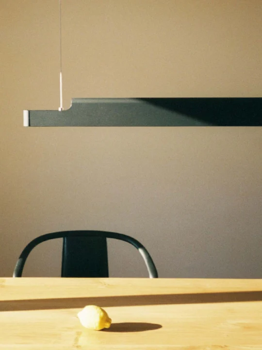 horizontale Pendelleuchte Formagenda Lampe online kaufen DesignOrt Onlineshop Beleuchtung