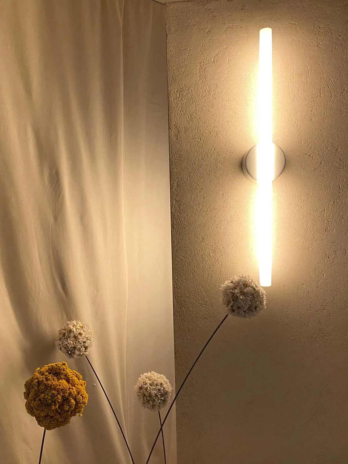 elegante Wandleuchte von Tala Kilter lineare Designerleuchte