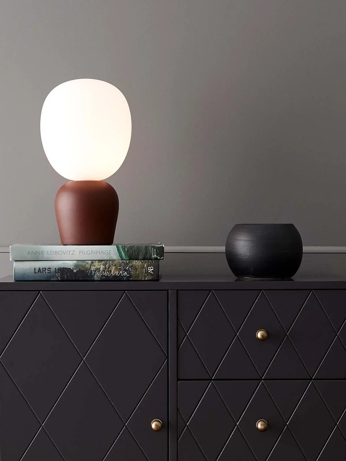 Glasleuchte Buddy mit farbigem Sockel Designerleuchte Belid