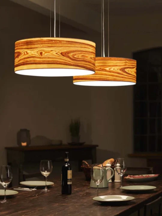 Holzleuchten made in Germany Handarbeit Nachhaltig LeuchtNatur Pendelleuchten über Esstisch DesignOrt