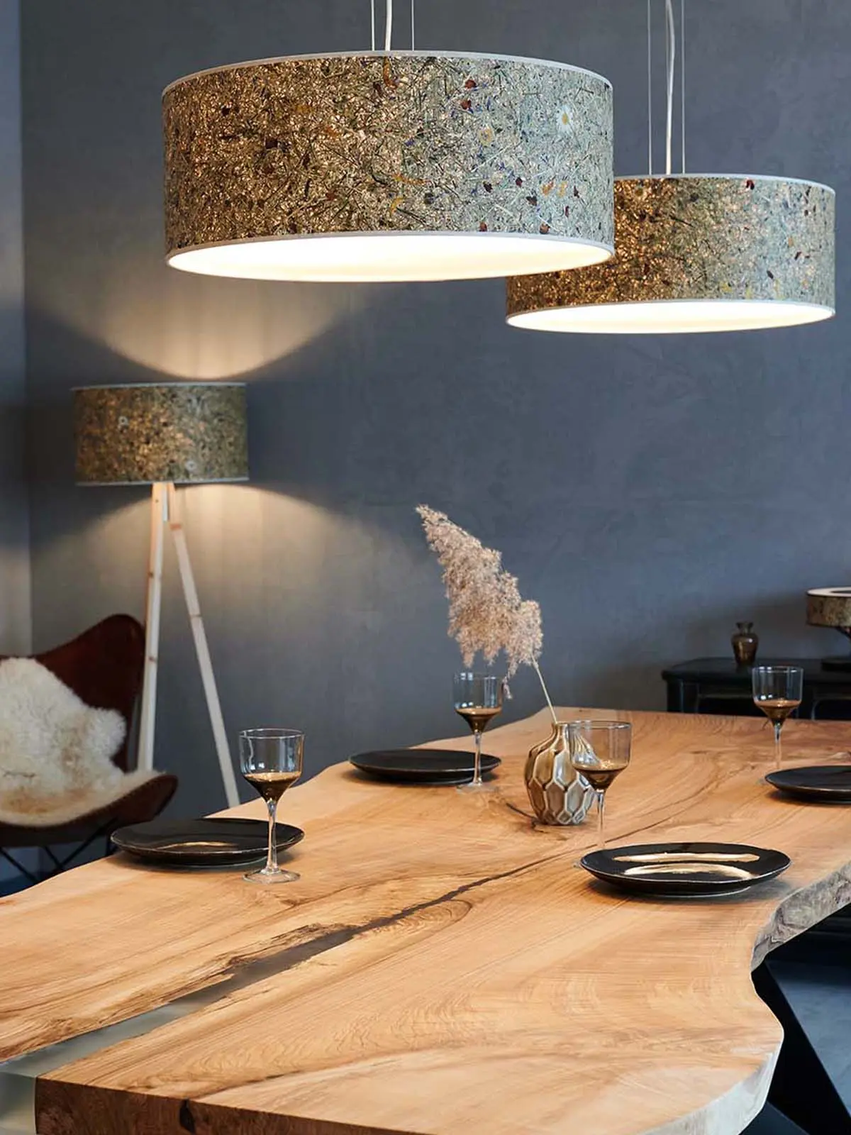 Esstischlampen X Mal Anders klassische Pendelleuchte trommelförmig LeuchtNatur Discus in Heu DesignOrt Onlineshop Lampen Berlin