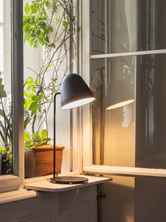 moderne Tischleuchte made in Germany Tilt Table NYTA Tischlampe